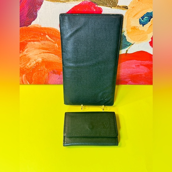 Louis Vuitton Other - Louis Vuitton Epi Taiga Bundel green bifold wallet and key holder